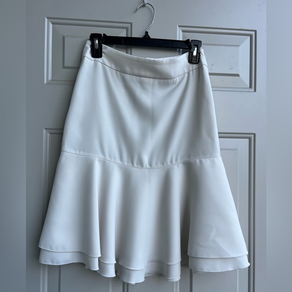 Armani Collezioni White Flounce Mini Skirt Italian SZ 38 (XS/S) Elegant look - Picture 1 of 8
